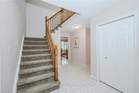 187 MUNICIPAL St, Guelph, ON N1G 4R3