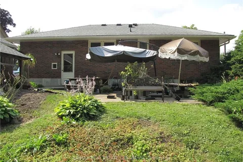 53 PAUL Ave, Guelph, ON N1E 1S3