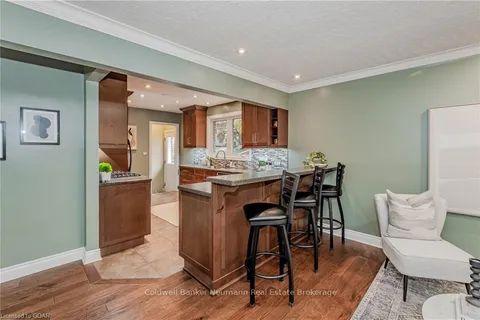 339 METCALFE St, Guelph, ON N1E 4Z5