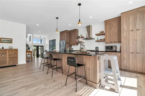 304 KATHLEEN St, Guelph, ON N1H 4Y8