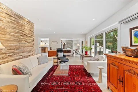 585 ORANGEVILLE Rd, Centre Wellington, ON N1M 1T9