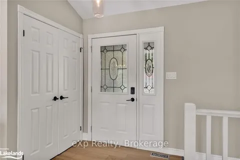 9 MIDDLETON Dr, Peterborough, ON K9J 4Z1