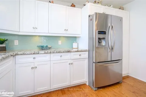 524 HOMELAND Dr, Perry, ON P0A 1J0