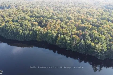 4 STONE GATE Lane, Bracebridge, ON P1L 1X3