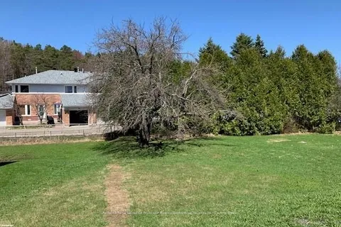 64 WEST Rd, Huntsville, ON P1H 1L8