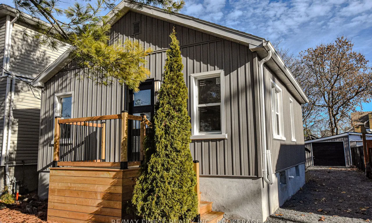 623 Macdonnell St, Kingston, ON K7L 4X2