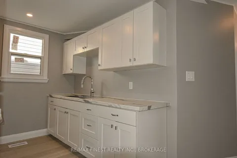 623 Macdonnell St, Kingston, ON K7L 4X2