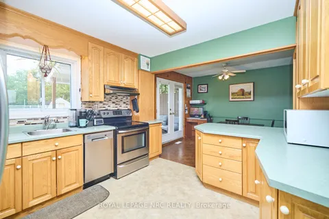 27 MEADOWVALE Pl, Welland, ON L3C 6A8