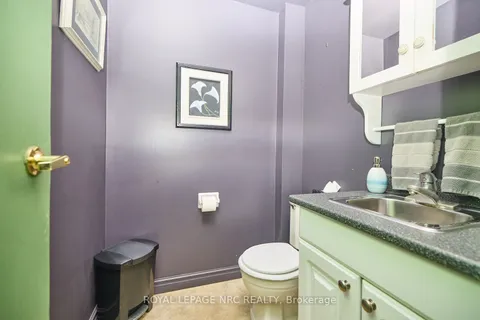 27 MEADOWVALE Pl, Welland, ON L3C 6A8