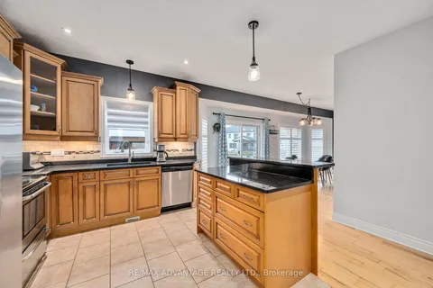 125 Deborah Dr, Strathroy-Caradoc, ON N7G 4E2