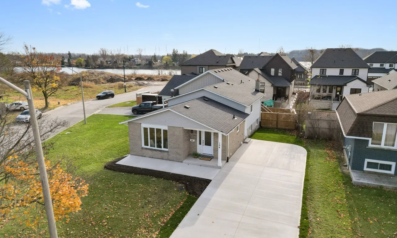 184 Keefer Rd, Thorold, ON L2V 4N9