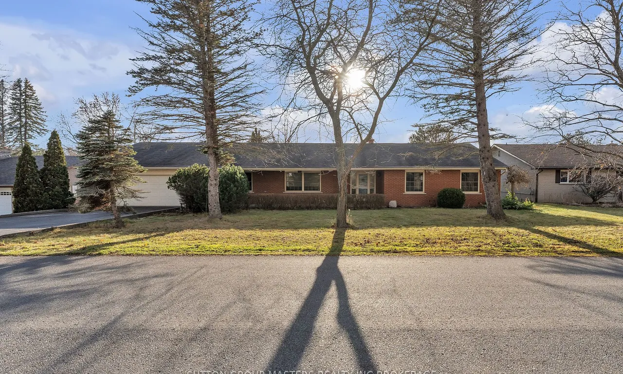 6 Brooklands Park Ave, Loyalist, ON K0H 1G0