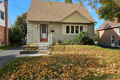 22 East 44th St, Hamilton, ON L8T 3G4