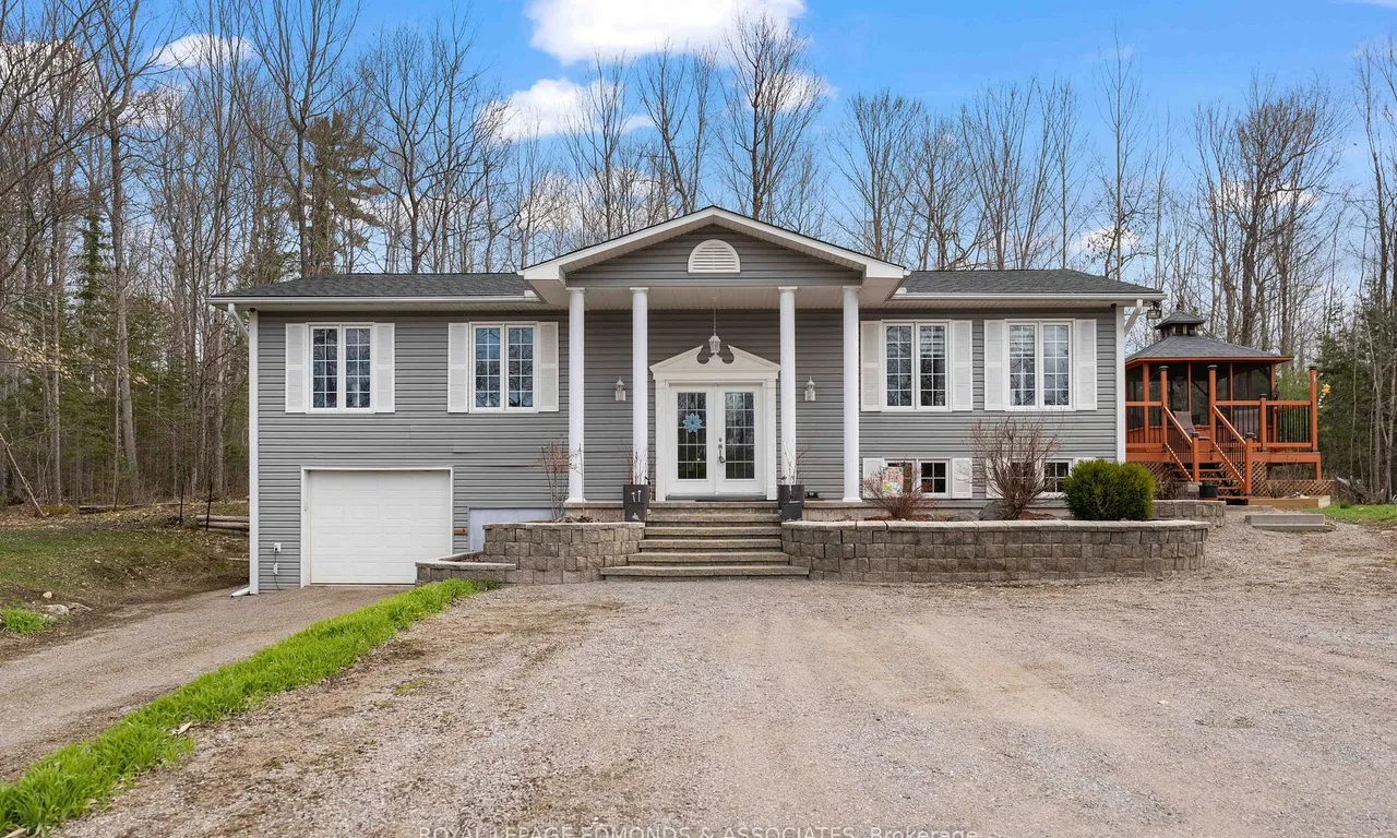 1578 Rapid Rd, Whitewater Region, ON K0J 2L0