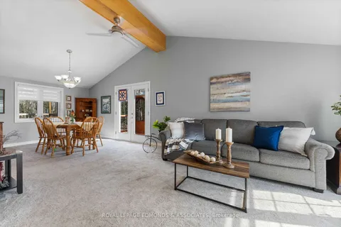 1578 Rapid Rd, Whitewater Region, ON K0J 2L0