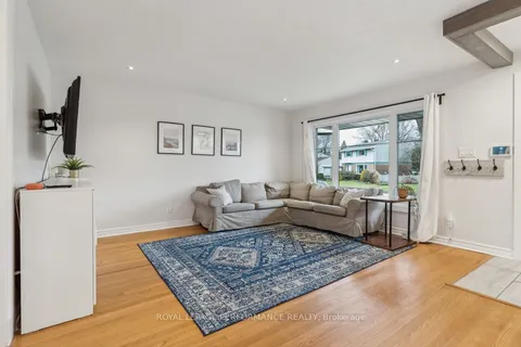 972 Harkness Ave, Billings Bridge - Riverside Park and Area, ON K1V 6P3