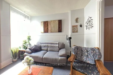 169 Clergy St, Kingston, ON K7K 3S6