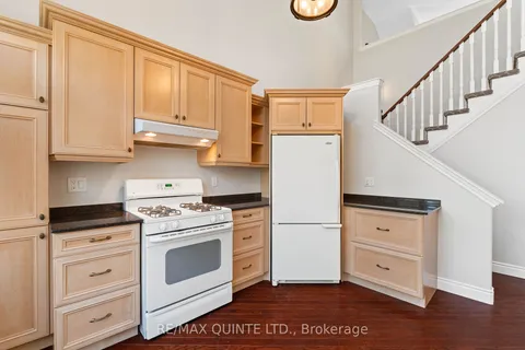 22 GRACEFIELD Lane, Belleville, ON K8P 5N6