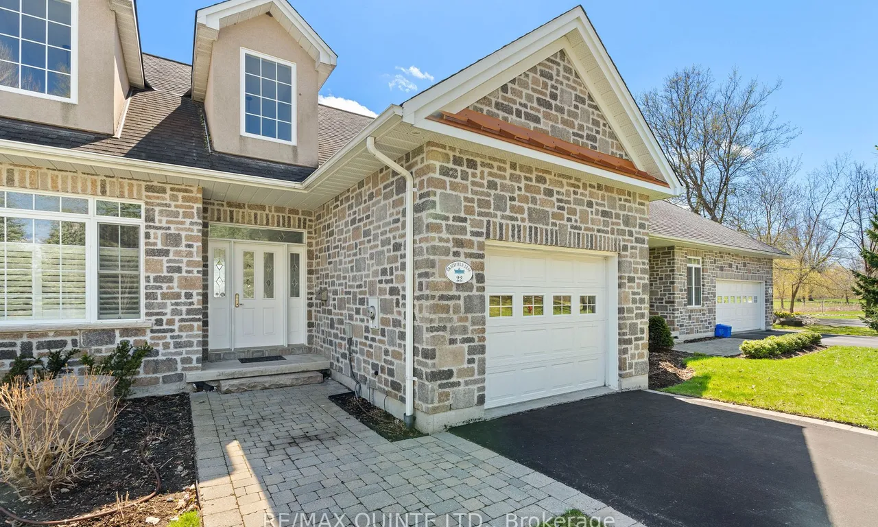22 GRACEFIELD Lane, Belleville, ON K8P 5N6