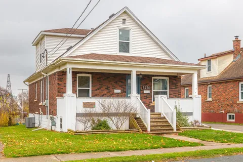 5750 Temperance Ave, Niagara Falls, ON L2G 4A8