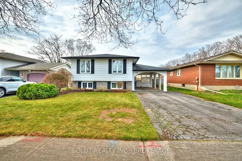 7285 Freeman St, Niagara Falls, ON L2E 5V9