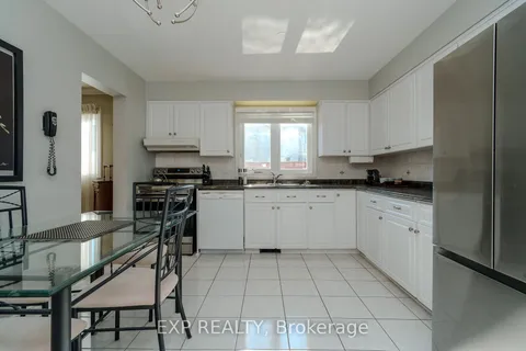 6342 Viseneau Dr, Orleans - Convent Glen and Area, ON K1C 2L4