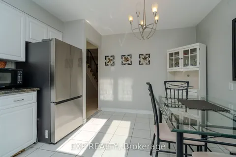 6342 Viseneau Dr, Orleans - Convent Glen and Area, ON K1C 2L4