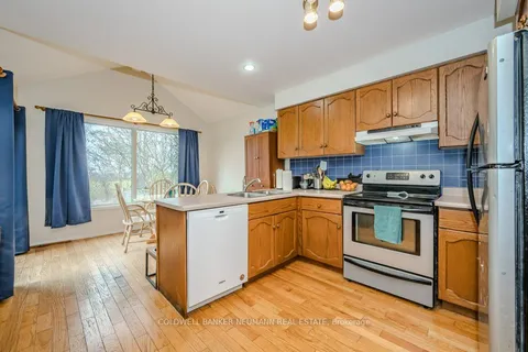35 Waxwing Cres, Guelph, ON N1C 1E3
