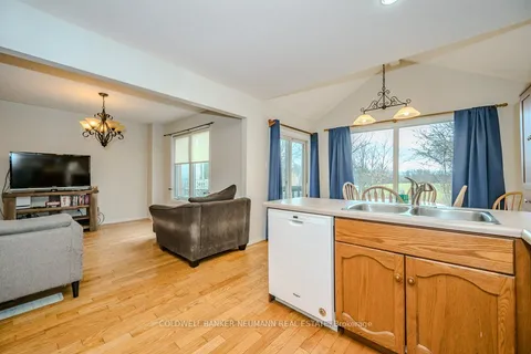 35 Waxwing Cres, Guelph, ON N1C 1E3