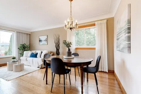 146 West 3rd St, Hamilton, ON L9C 3K7