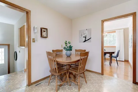 146 West 3rd St, Hamilton, ON L9C 3K7