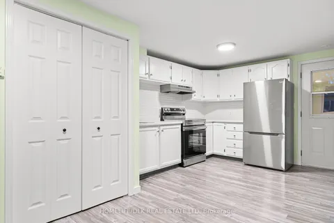 227 Pearl St, Brockville, ON K6V 4E1