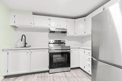 227 Pearl St, Brockville, ON K6V 4E1