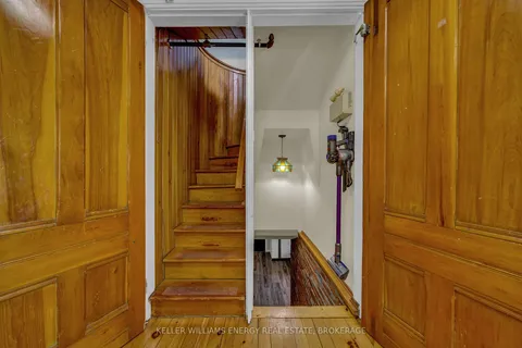 71 Queen St, Prince Edward County, ON K0K 2T0