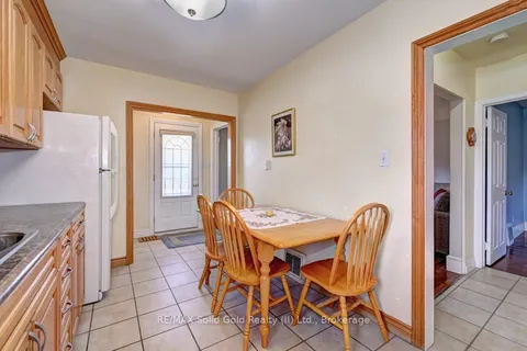 211 Lorne Ave, Kitchener, ON N2M 3Y6