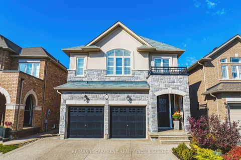 51 Narbonne Cres, Hamilton, ON L8J 0J7