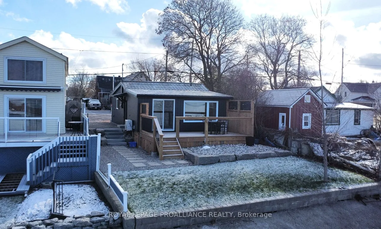 80 Ridley St, Prince Edward County, ON K8N 4Z1
