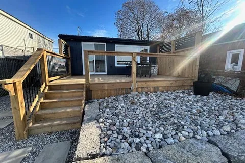 80 Ridley St, Prince Edward County, ON K8N 4Z1