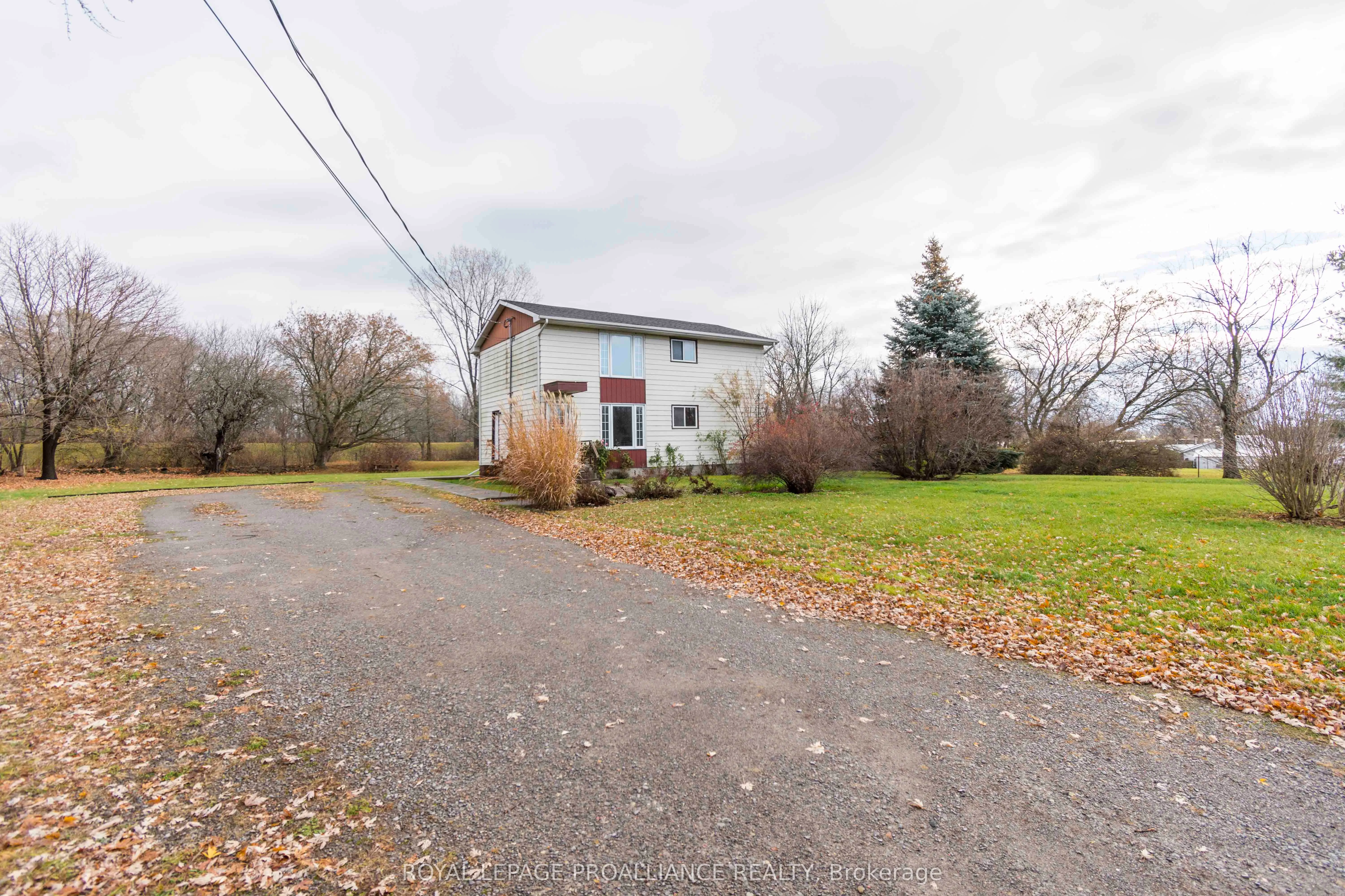25 Quinte View Drive, Quinte West, ON K8V 5P5