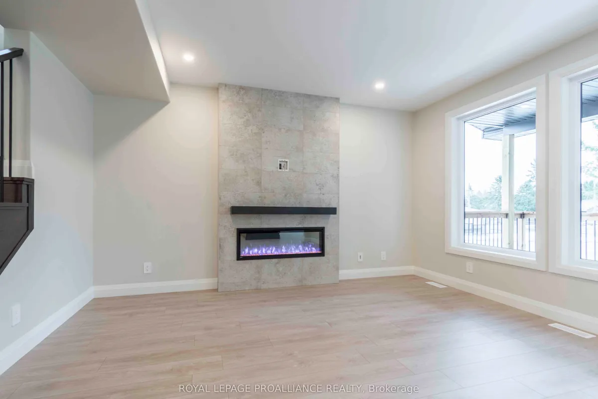 2 Mackenzie John Crescent, Brighton, ON K0K 1H0