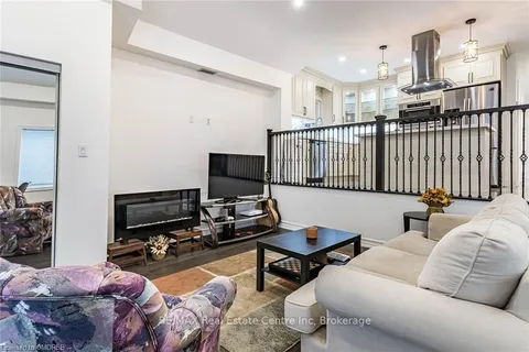 195 TRAGINA Ave, Hamilton, ON L8H 5C7