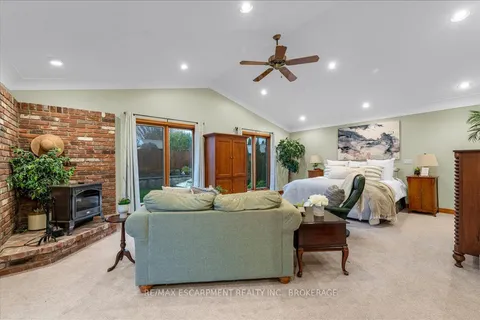 33 OLD ORCHARD Ave, Grimsby, ON L3M 3H9