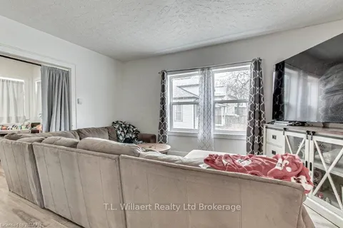 49 LONDON Street, ON N4G 2L4