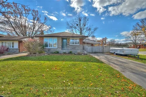 127 WINDSOR St, Welland, ON L3C 5K5