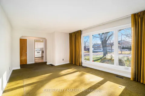 629 Gardenvale Rd, Overbook - Castleheights and Area, ON K1K 1E5