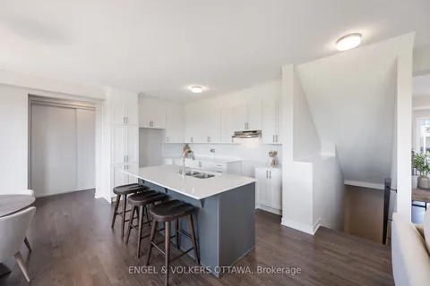 1007 Canoe St, Barrhaven, ON K2J 6P9