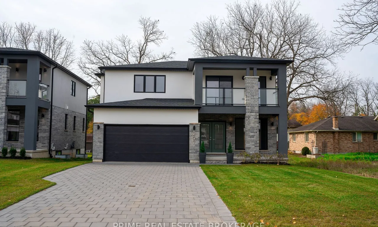 207 Eagle St, North Middlesex, ON N0M 2K0