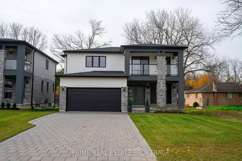 207 Eagle St, North Middlesex, ON N0M 2K0