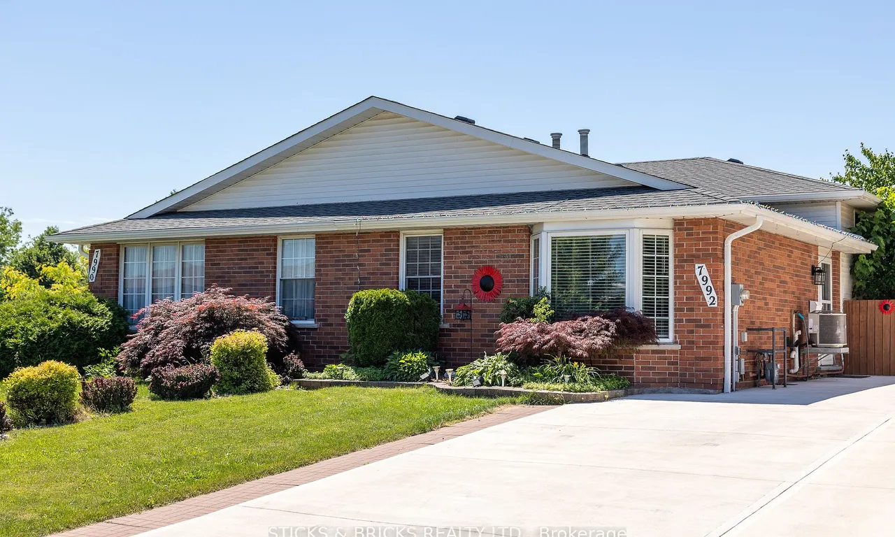 7992 Post Rd, Niagara Falls, ON L2H 2L3