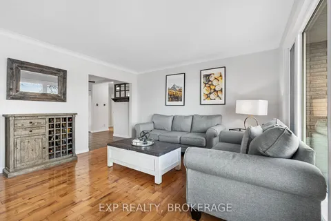 4277 MAPLE Dr, South Frontenac, ON K0H 2W0